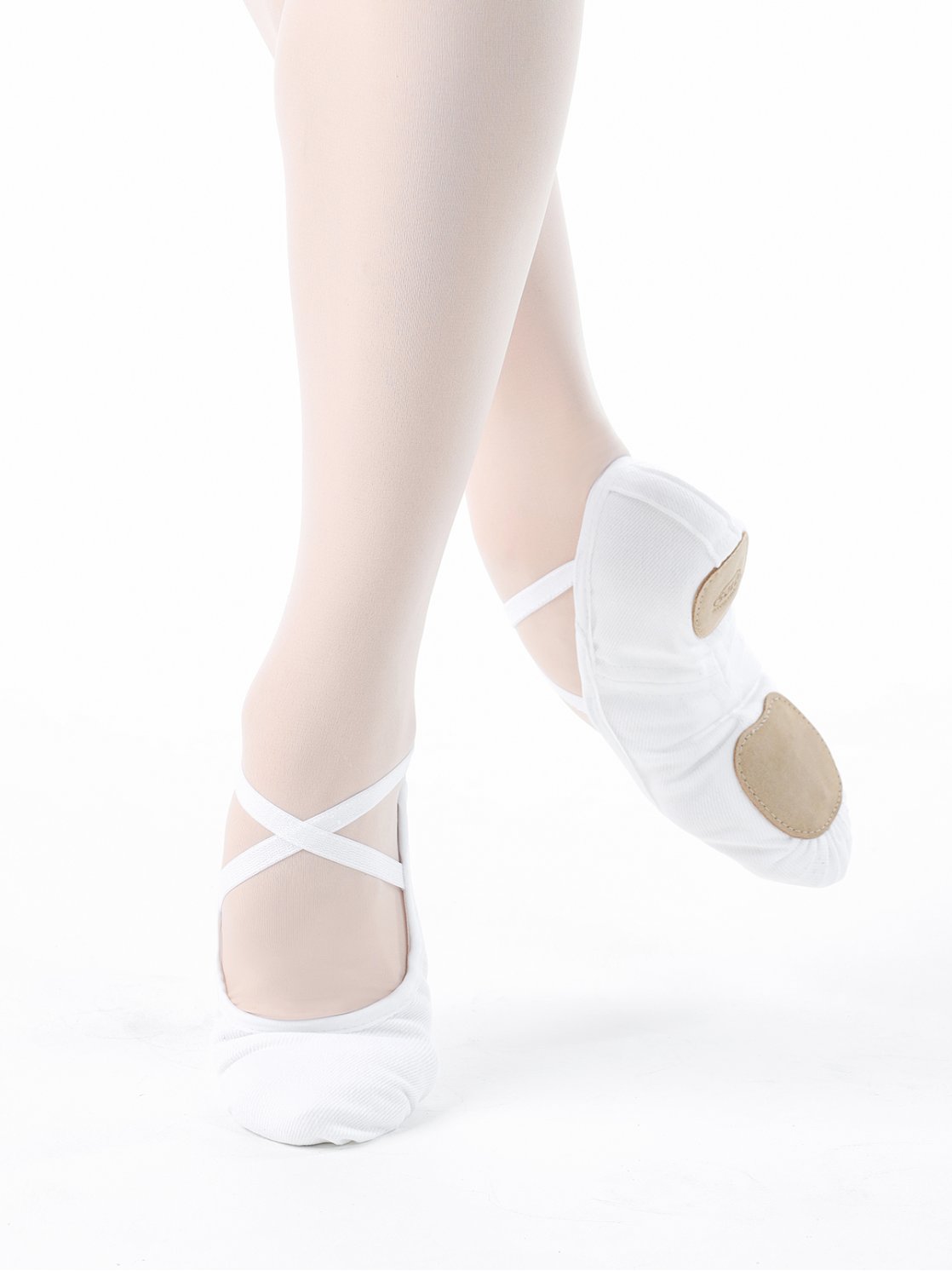 Балетные мягкие туфли средней закрытости из стретч-ткани белые