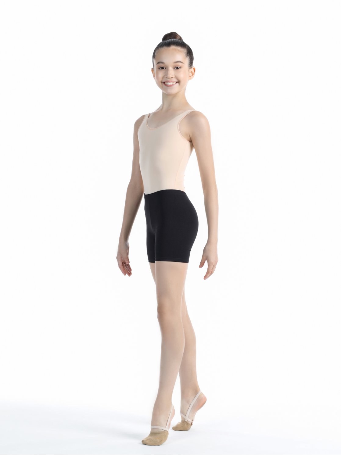 Шорты узкие до середины бедра