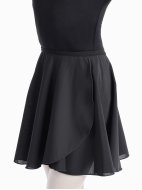 Юбка с запа́хом короткая чёрная.