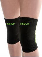 Наколенники вязаные черные с лаймовыми полосками