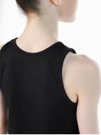 Майка с закрытыми лопатками из полиэфира черная