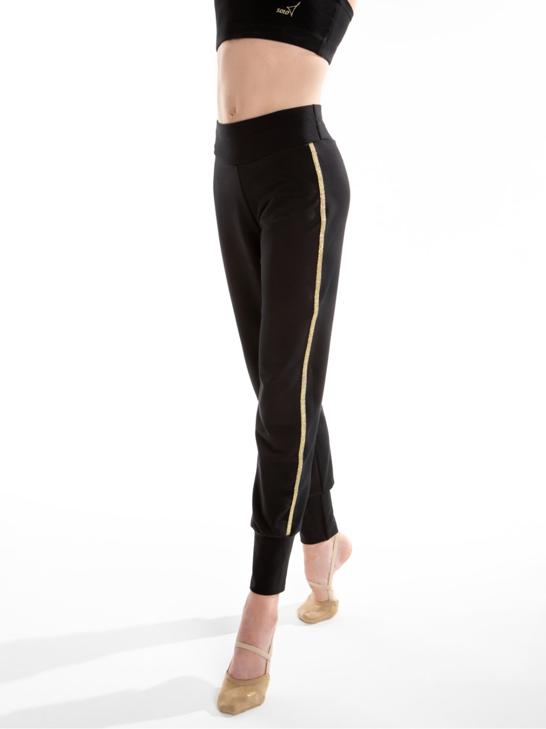 Гимнастические брюки «Триумф» черные из футера